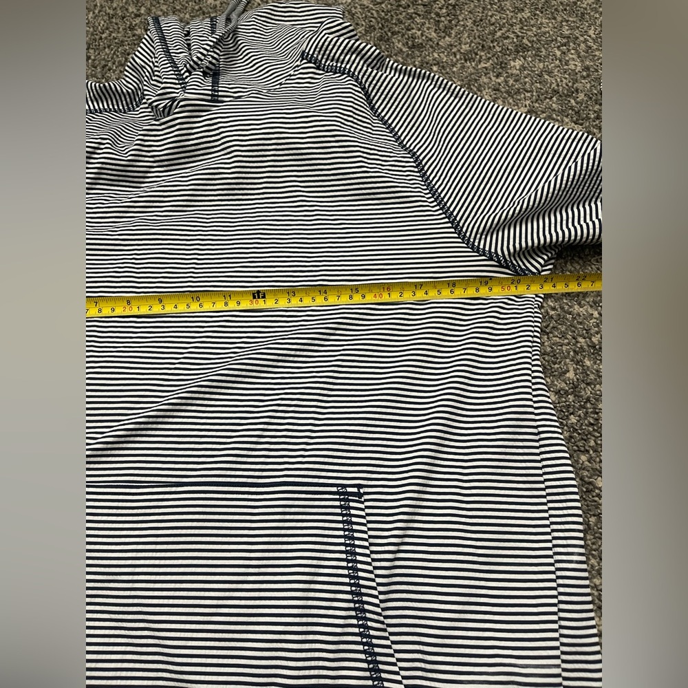 Rhone Men's Seersucker Camp Hoodie in navy blue and white stripe M - Picture 10 of 12